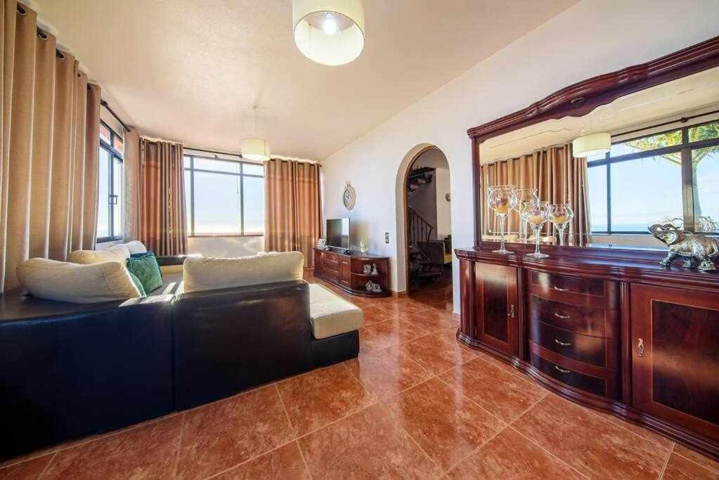 Lombo Cesteiro Guesthouse Tabua  Экстерьер фото